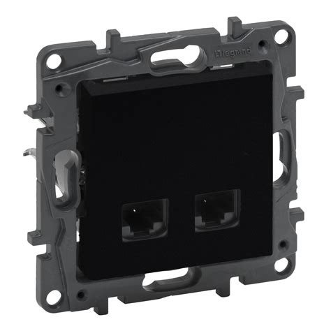 Kompiuterinis lizdas Niloe Step Legrand 863564 (juoda) Kompiuterinis lizdas Niloe Step Legrand 863564 (juoda)