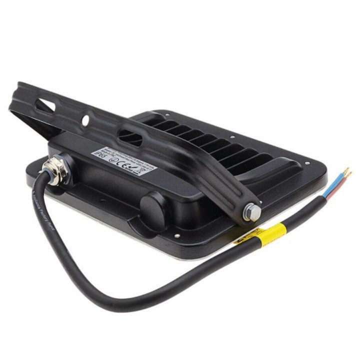LED prožektorius, juodas, 100Lm/W, 30W, šilta balta šviesa LED prožektorius, juodas, 100Lm/W, 30W, šilta balta šviesa