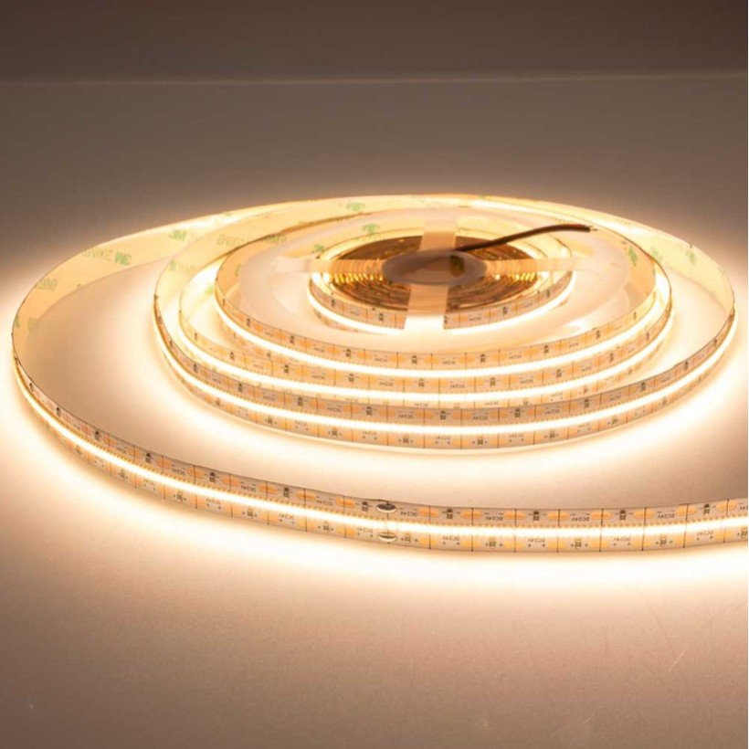 LED juosta, 38W/m, 3400Lm/m, 24V, šilta balta šviesa LED juosta, 38W/m, 3400Lm/m, 24V, šilta balta šviesa