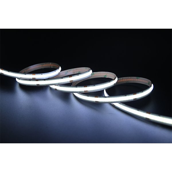 LED juosta, 9W/m, 900Lm/m, 12V, šilta balta šviesa LED juosta, 9W/m, 900Lm/m, 12V, šilta balta šviesa
