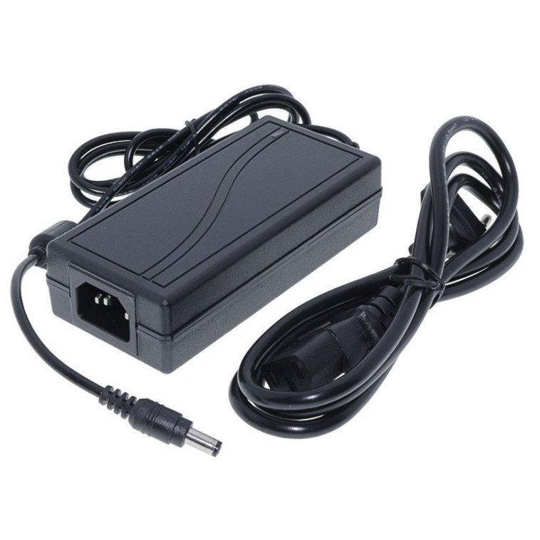 LED juostos maitinimo šaltinis, 12V, 24W, su 220V kištuku LED juostos maitinimo šaltinis, 12V, 24W, su 220V kištuku
