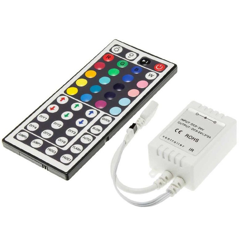 LED juostos maitinimo valdiklis, 5-12V, 72W, su IR pulteliu LED juostos maitinimo valdiklis, 5-12V, 72W, su IR pulteliu